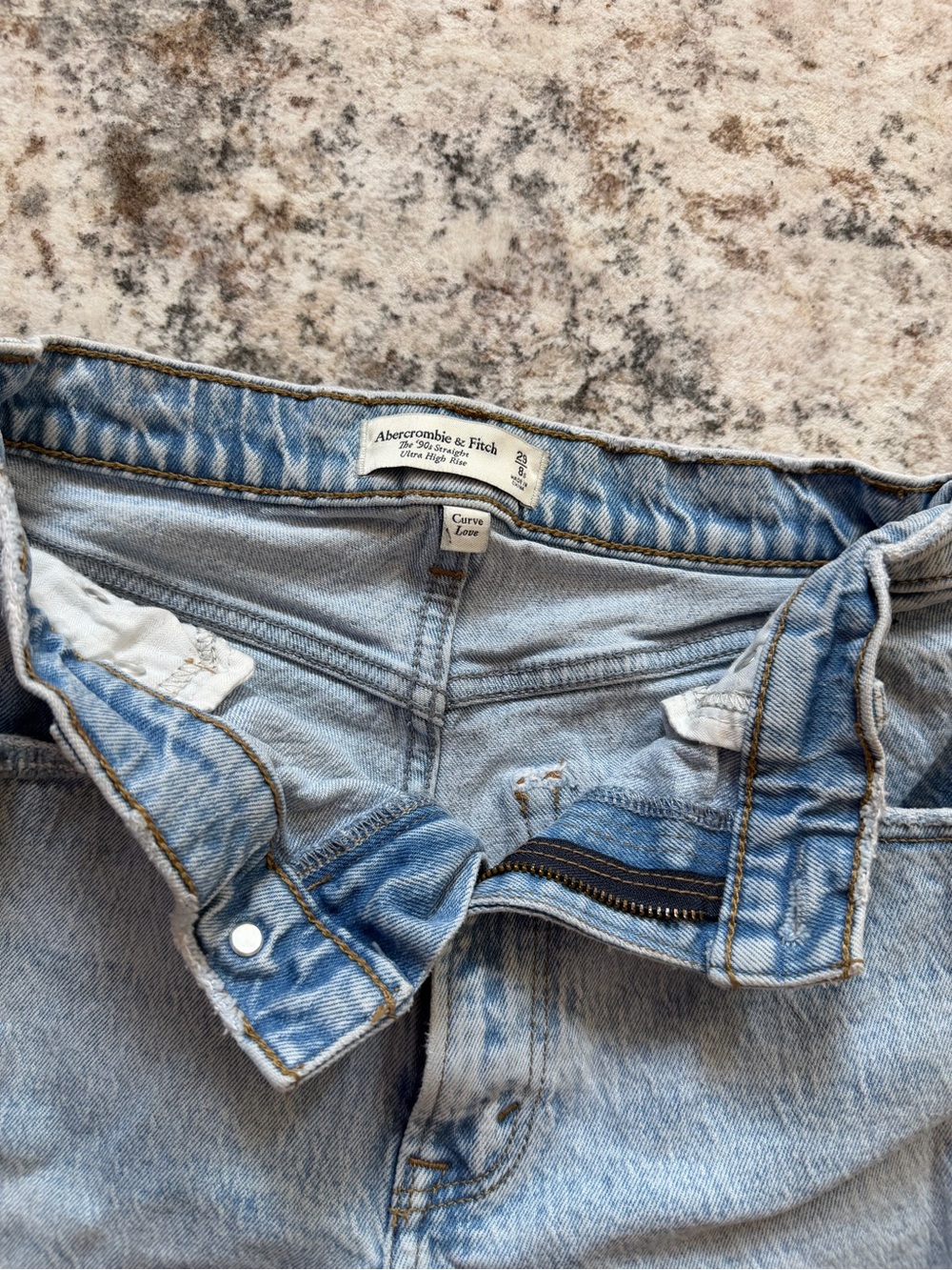 Abercrombie & Fitch Light Wash High-Rise Women's Jeans